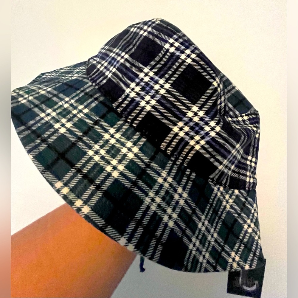 Wild fable (target brand) blue green plaid fishing hat.